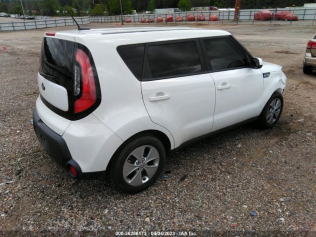 KNDJN2A27F7117592 KIA Soul Base