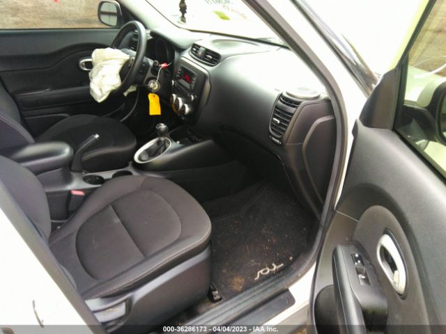 KNDJN2A27F7117592 KIA Soul Base