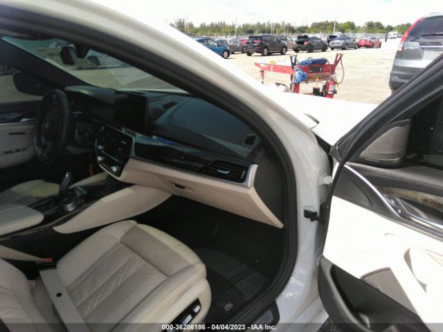 WBA13BK02MCF12898 BMW 5 Series M550i Xdrive