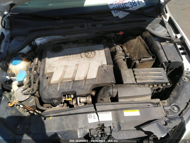 3VWLL7AJ2EM371425 Volkswagen Jetta Sedan Tdi