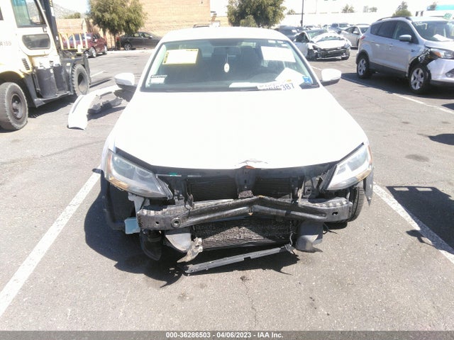 3VWLL7AJ2EM371425 Volkswagen Jetta Sedan Tdi