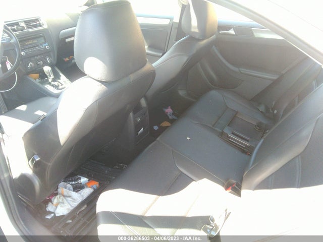 3VWLL7AJ2EM371425 Volkswagen Jetta Sedan Tdi