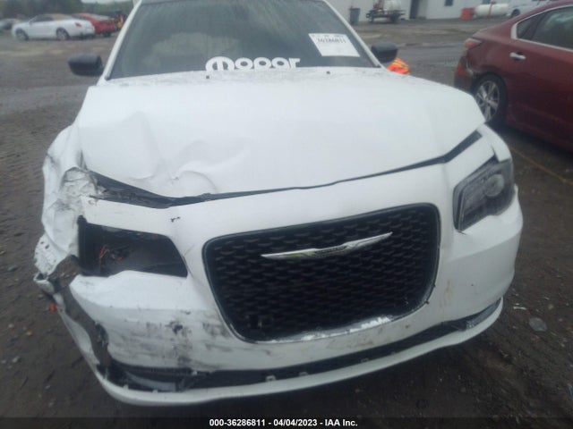 2C3CCAAGXKH663892 Chrysler 300 Touring