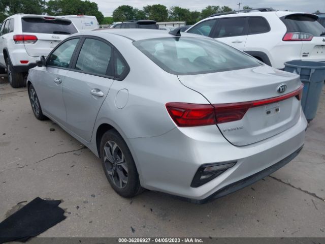 3KPF24AD1ME363370 KIA Forte Lxs