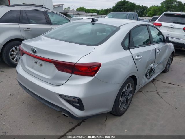 3KPF24AD1ME363370 KIA Forte Lxs