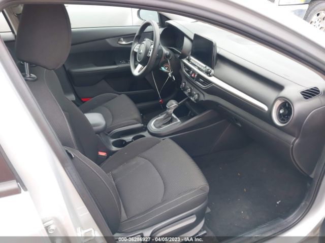 3KPF24AD1ME363370 KIA Forte Lxs