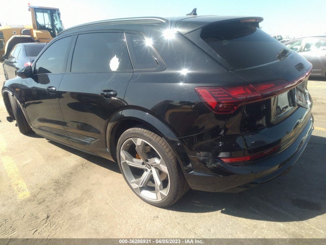 2022 Audi e-tron, VIN: WA1VCBGE2NB035722