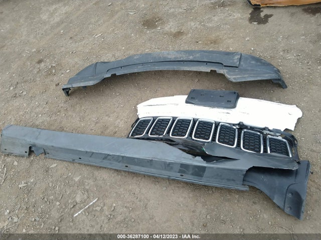 1C4RJEAG6LC329043 Jeep Grand Cherokee Laredo E