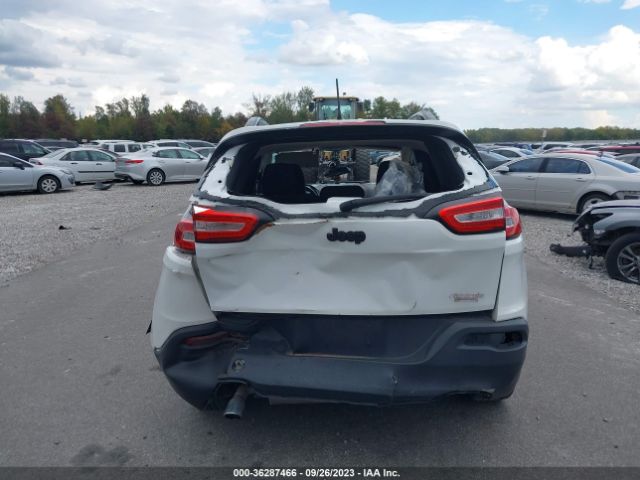 1C4PJLAB5HW643370 Jeep Cherokee Sport