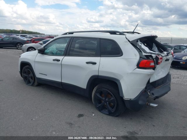 1C4PJLAB5HW643370 Jeep Cherokee Sport