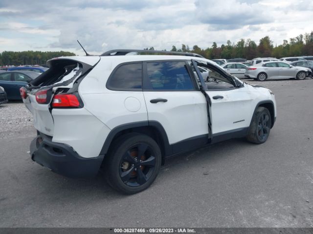 1C4PJLAB5HW643370 Jeep Cherokee Sport