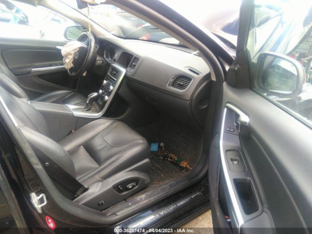 YV140MEK2F1232437 Volvo V60 T5 Drive-e Premier
