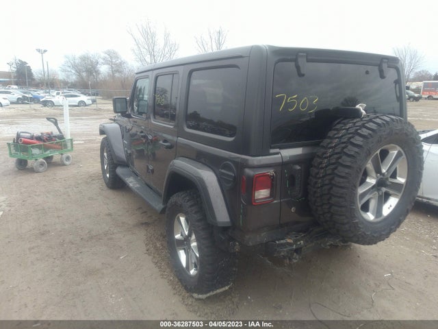 1C4HJXEGXJW299266 Jeep Wrangler Unlimited Sahara
