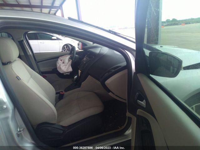 1FADP3FE1HL295496 Ford FOCUS SE