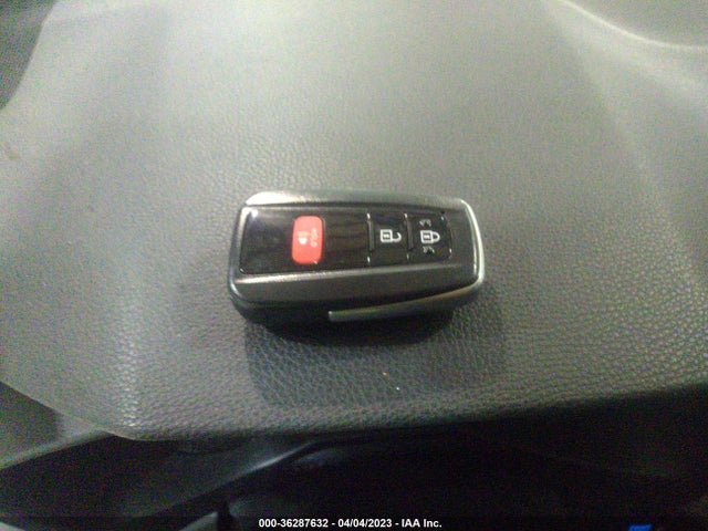 2020 TOYOTA RAV4 XLE VIN: 2T3W1RFV3LC035390