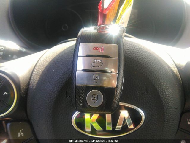 KNDJP3A54H7428524 KIA SOUL +