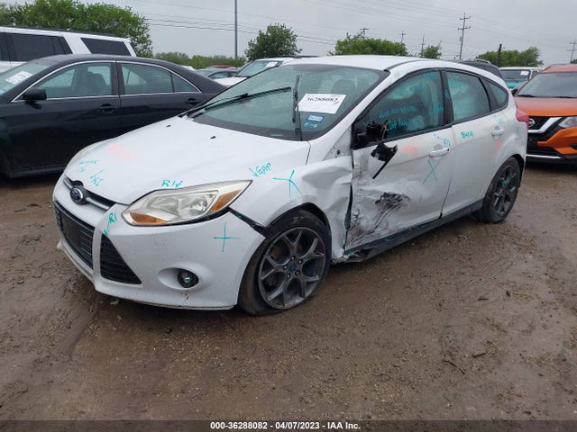Ford FOCUS SE 2014 1FADP3K20EL253795 Image 2