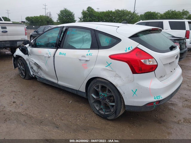 Ford FOCUS SE 2014 1FADP3K20EL253795 Image 3