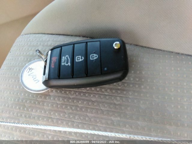 KNDMA5C17H6257701 KIA Sedona L