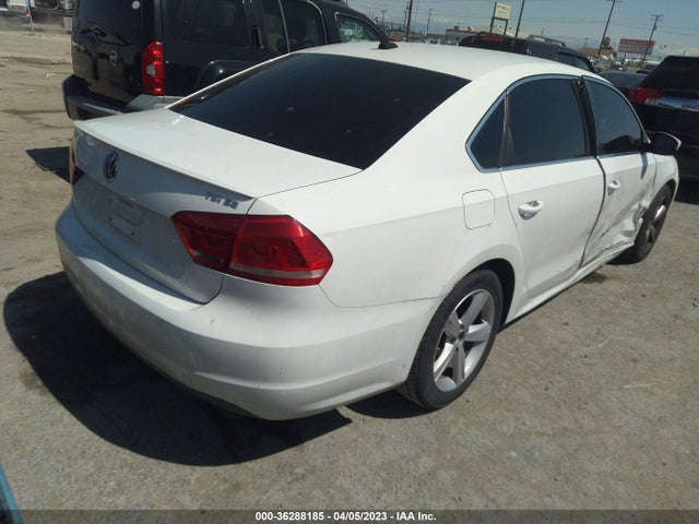 1VWBT7A36EC039194 Volkswagen PASSAT SE