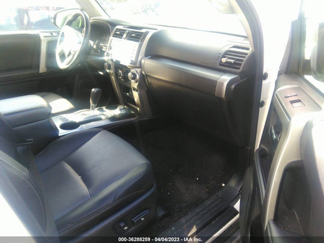 Toyota 4RUNNER SR5 2020 JTEBU5JR1L5771531 Image 5