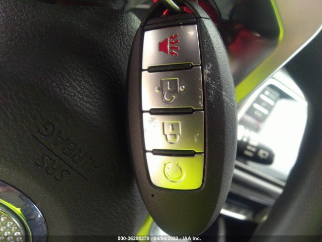 3N1CP5CU1JL528965 Nissan KICKS SV