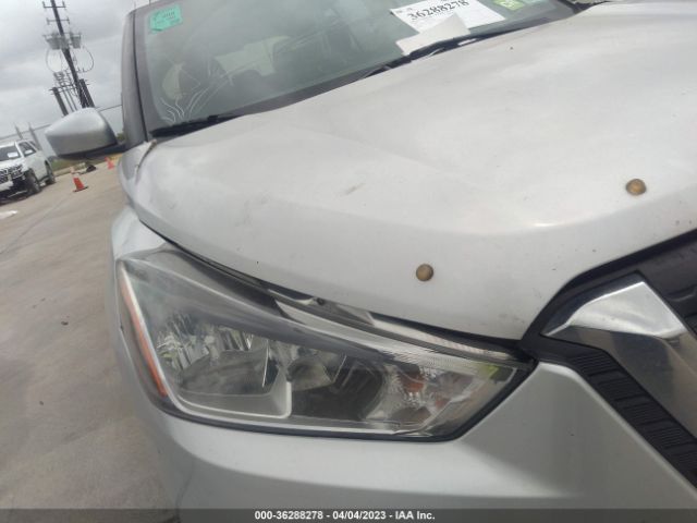 3N1CP5CU1JL528965 Nissan KICKS SV