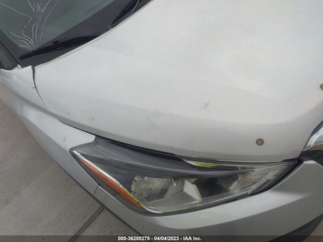 3N1CP5CU1JL528965 Nissan KICKS SV