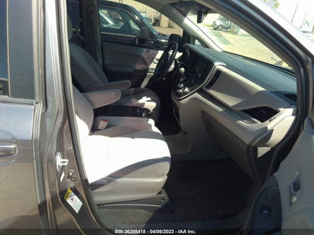 Toyota SIENNA LE 2017 5TDKZ3DC8HS852240 Image 7