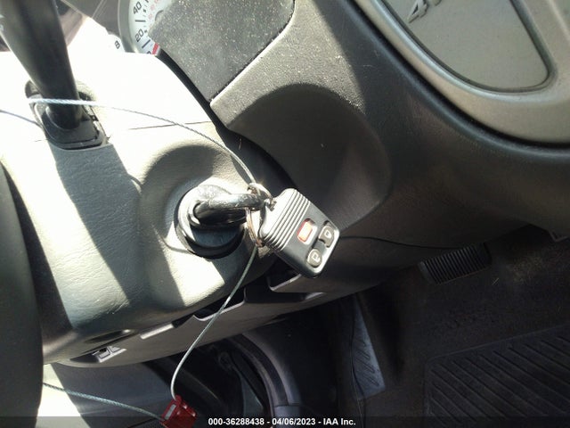 2005 FORD ESCAPE XLT VIN: 1FMCU93135KB75232