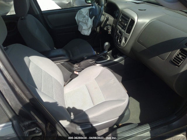 2005 FORD ESCAPE XLT VIN: 1FMCU93135KB75232