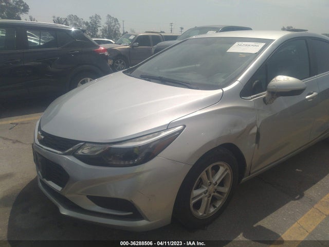 Chevrolet CRUZE LT 2018 1G1BE5SM1J7190688 Image 2