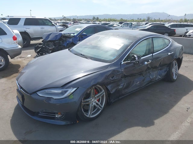 Tesla Model S 75d/100d/p100d 2018 5YJSA1E22JF285311 Image 2