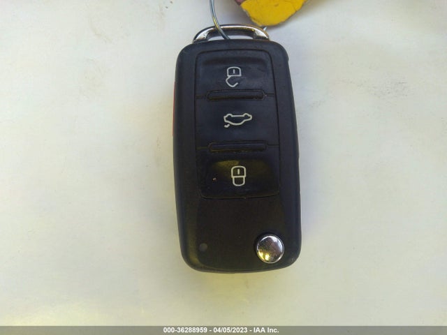 1VWAT7A31EC036344 Volkswagen Passat Wolfsburg Ed