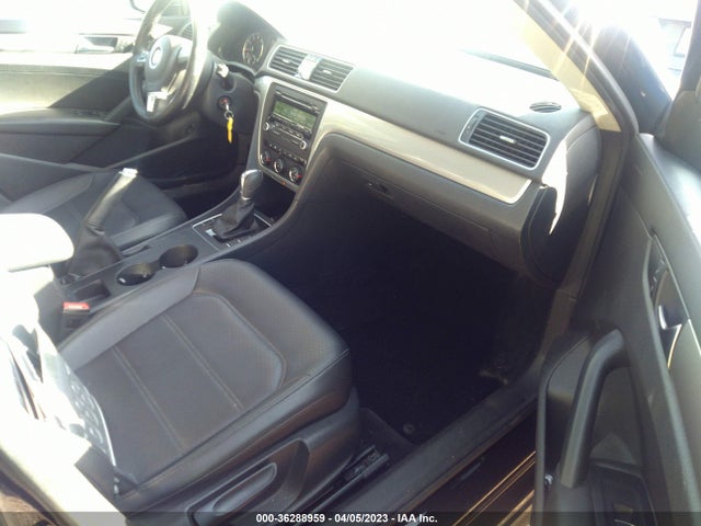 1VWAT7A31EC036344 Volkswagen Passat Wolfsburg Ed