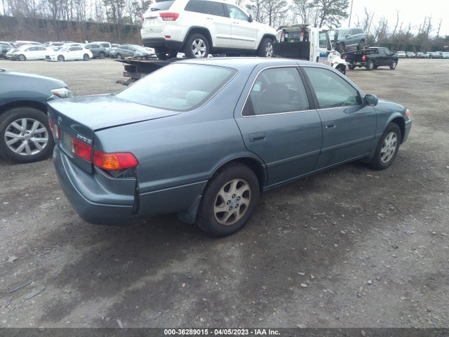 2001 TOYOTA CAMRY LE/XLE VIN: JT2BF28K910297188