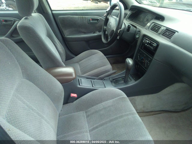 2001 TOYOTA CAMRY LE/XLE VIN: JT2BF28K910297188