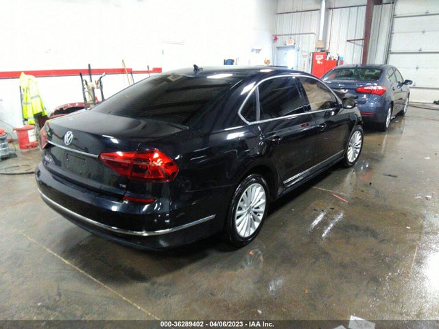 1VWBT7A39HC017128 Volkswagen Passat 1.8t Se
