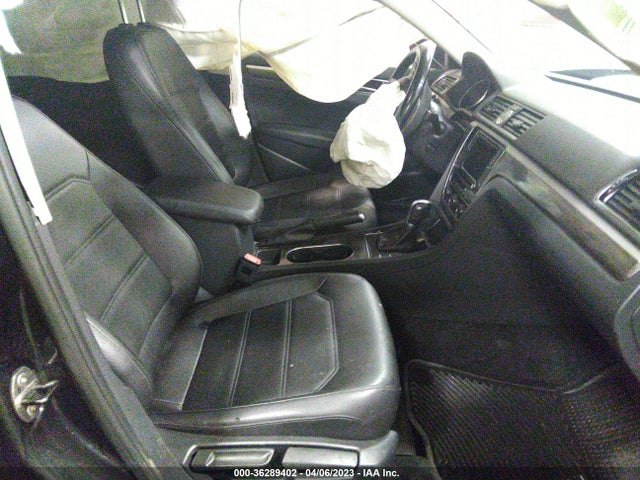 1VWBT7A39HC017128 Volkswagen Passat 1.8t Se