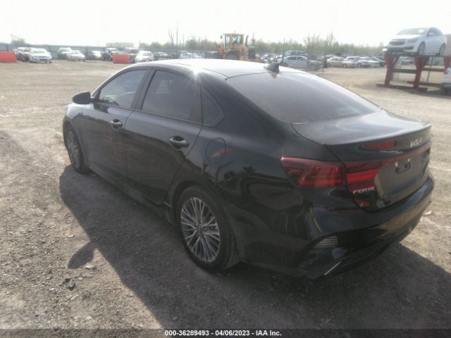 3KPF54AD9NE427373 KIA Forte Gt-line