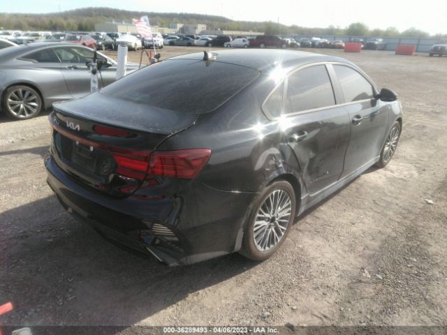 3KPF54AD9NE427373 KIA Forte Gt-line