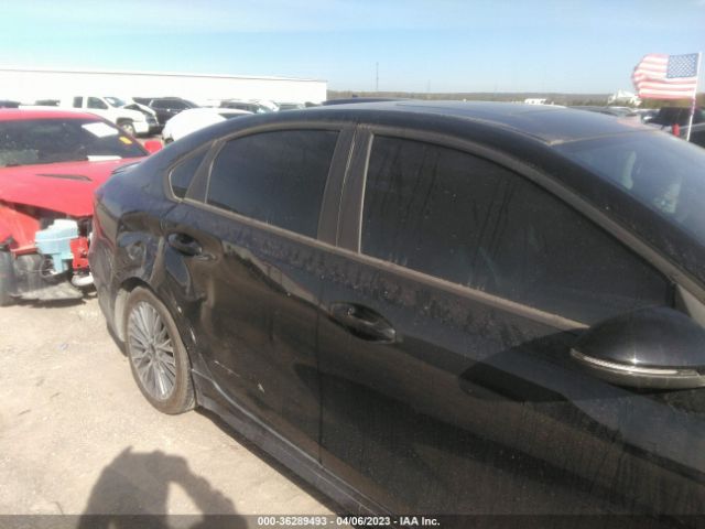 3KPF54AD9NE427373 KIA Forte Gt-line