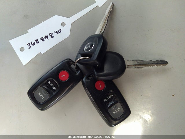 2004 MAZDA MAZDA3 S VIN: JM1BK323041136656
