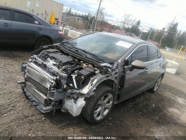 Chevrolet Cruze Premier 2018 1G1BF5SM5J7218330 Image 2