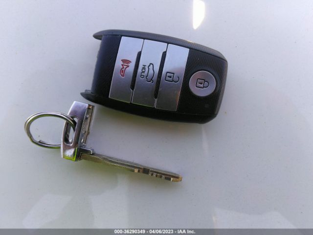 3KPFL4A78HE054797 KIA FORTE S
