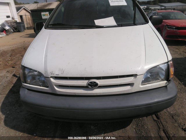 1998 TOYOTA SIENNA LE/XLE VIN: 4T3ZF13C3WU079380