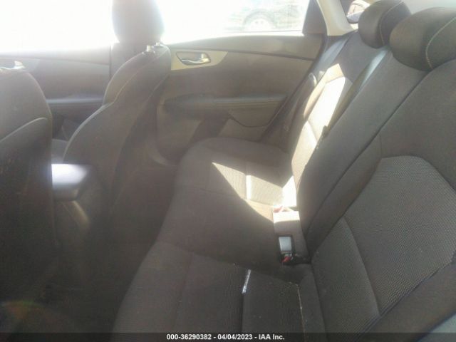 3KPF24ADXME295070 KIA Forte Lxs