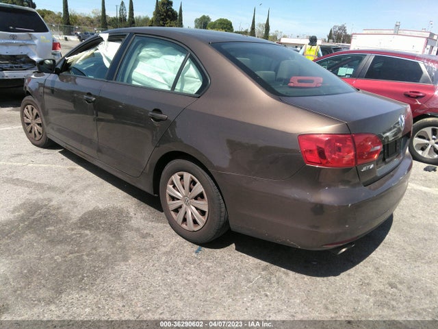 3VW2K7AJ5EM225857 Volkswagen Jetta Sedan S