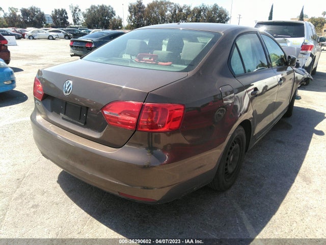 3VW2K7AJ5EM225857 Volkswagen Jetta Sedan S