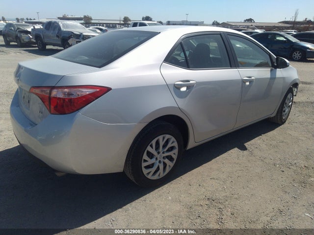 Toyota COROLLA LE 2018 5YFBURHEXJP835841 Image 4